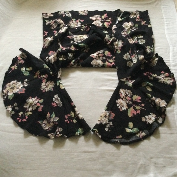 Fun Flowy Floral Dress, Strappy Low Back, Amazing Bell Sleeves, MTS Size S, Boho - Picture 13 of 15